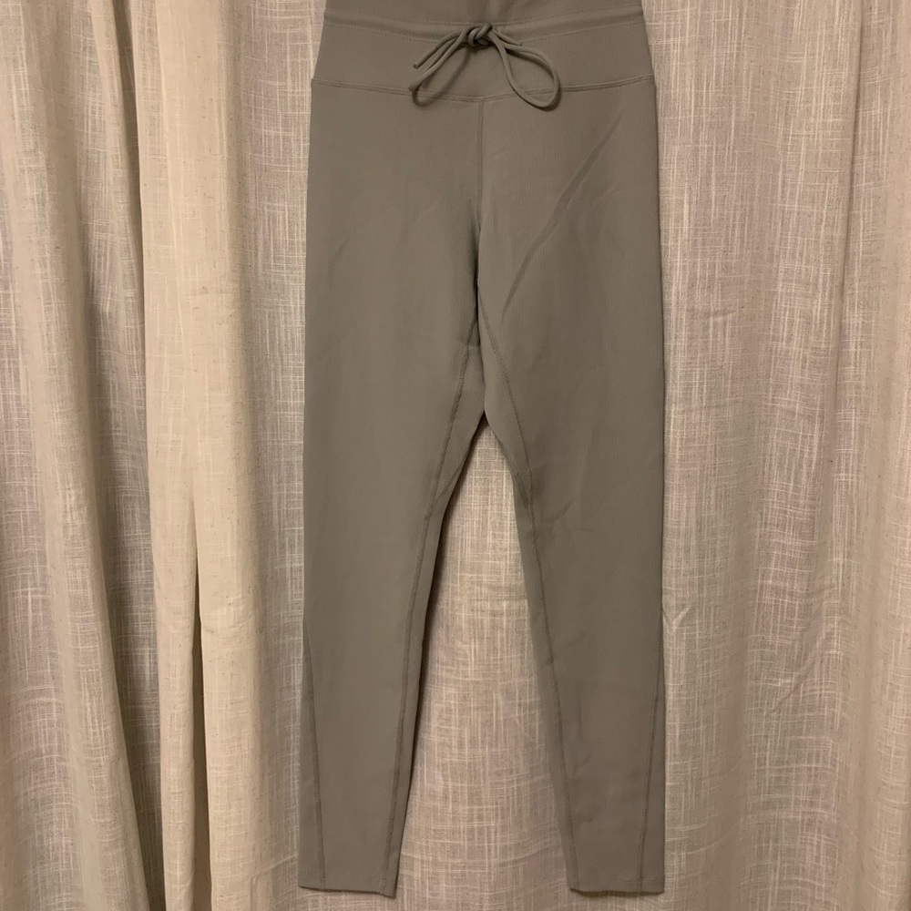 L*Space Taupe Ribbed Fabric - Picture 5 of 5